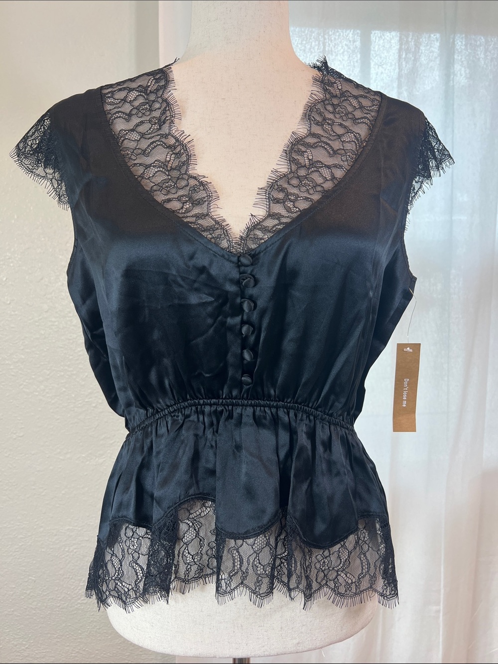 Sorella Black Lace-Trim 100% Silk Yada Top. Size M. NWT